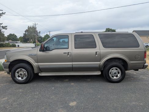 Used 2004 Ford Excursion Limited image 1