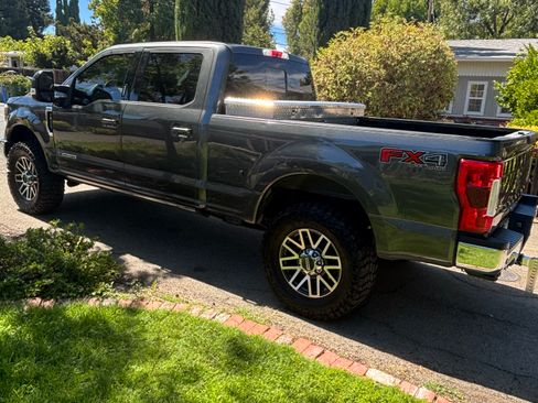 Used 2019 Ford F250 Lariat w/ Lariat Ultimate Package AWD/4WD image 5