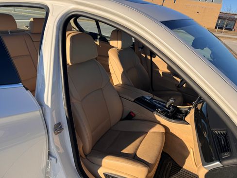 Used 2015 BMW 550i xDrive Sedan image 13