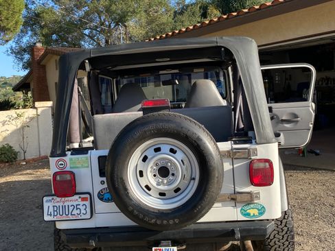 Used 1998 Jeep Wrangler Sport image 2