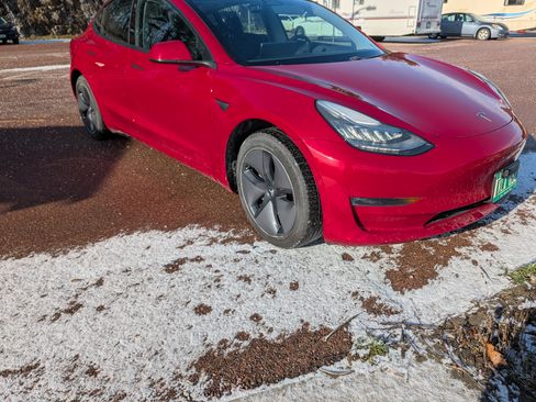 Used 2019 Tesla Model 3 Mid Range image 4