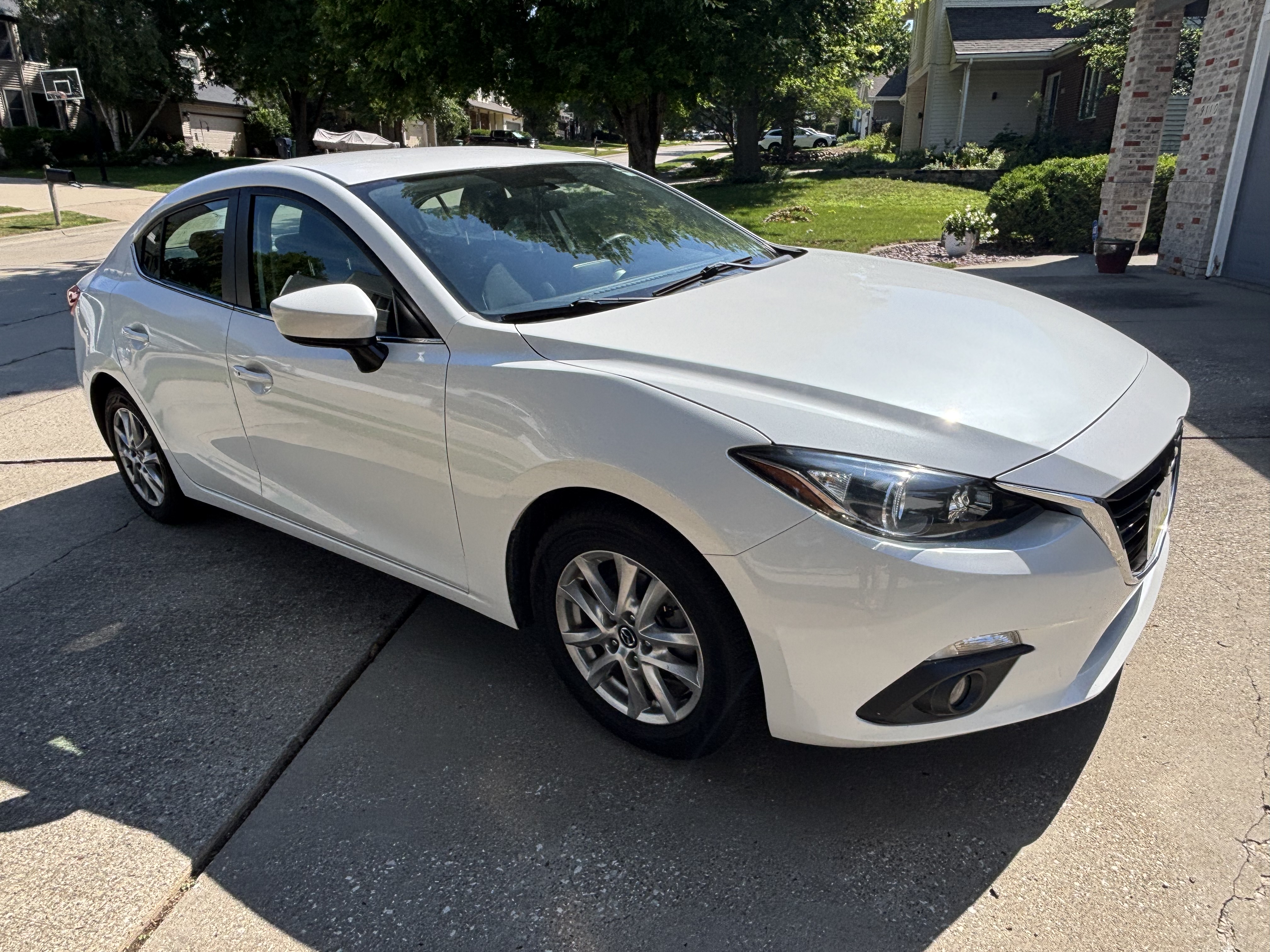 Used 2015 MAZDA MAZDA3 i Touring FWD image 1