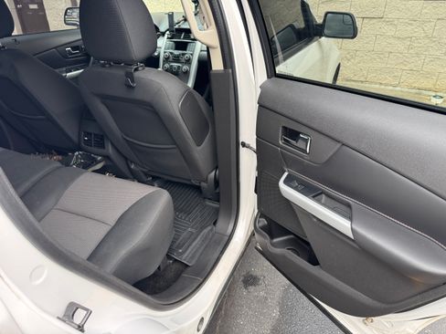 Used 2014 Ford Edge SEL image 17
