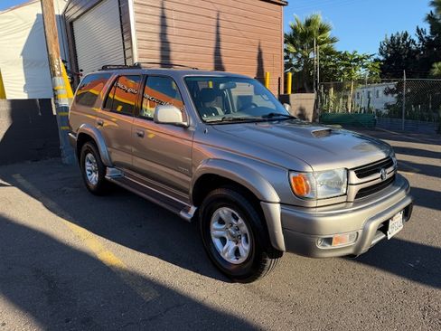 Used 2002 Toyota 4Runner SR5 image 2