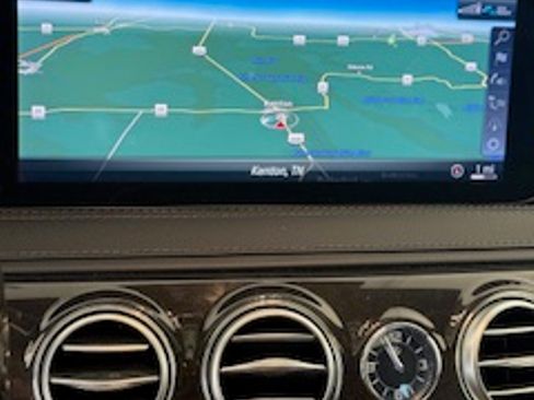 Used 2019 Mercedes-Benz S 560 Sedan image 19