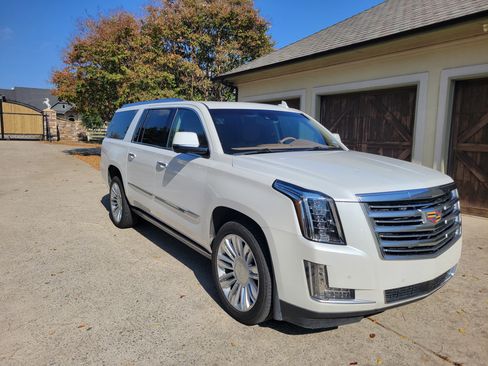 Used 2016 Cadillac Escalade ESV Platinum image 1
