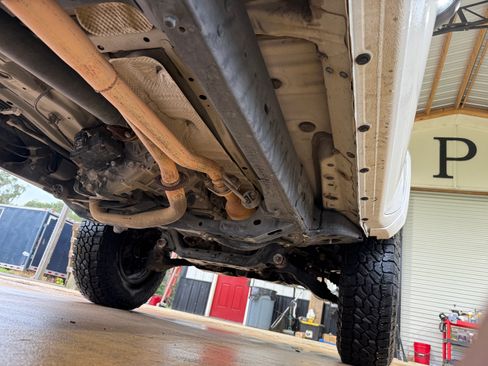 Used 2017 Toyota Tacoma SR5 w/ Tow Package AWD/4WD image 9