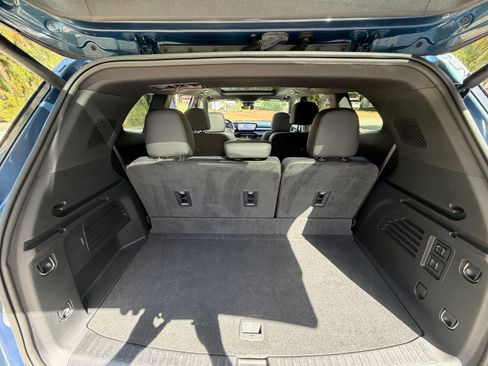 Used 2025 Buick Enclave Avenir w/ Super Cruise Package FWD image 24