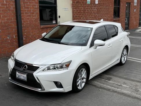 Used 2017 Lexus CT 200h 200h Hatchback 4D image 11