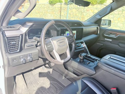 Used 2022 GMC Sierra 1500 Denali w/ Denali Reserve Package image 11