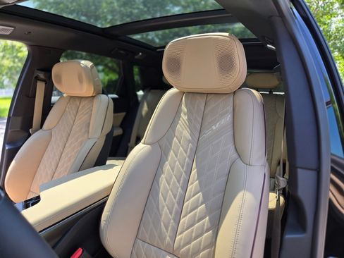 Used 2026 Cadillac Lyriq V image 13