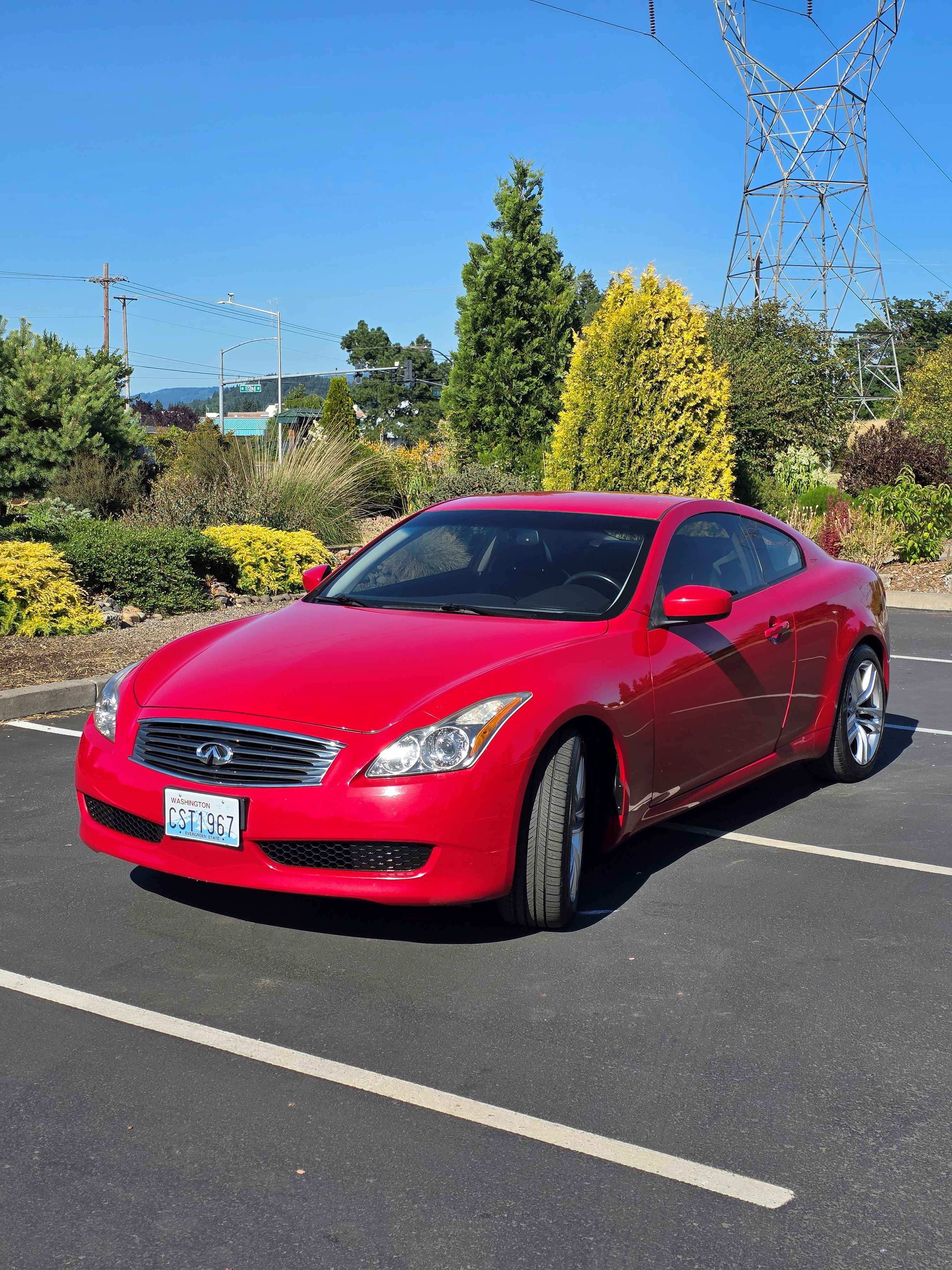 Used 2010 INFINITI G37 Journey RWD image 2