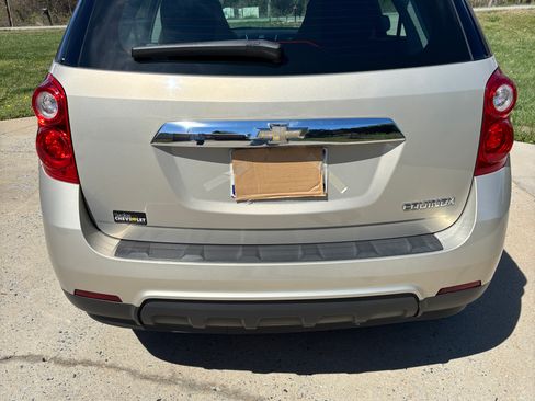 Used 2011 Chevrolet Equinox LS image 6