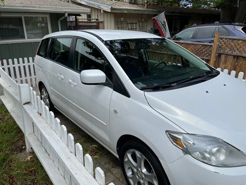 Used 2009 MAZDA MAZDA5 Sport FWD image 6