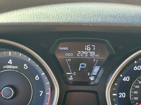 Used 2013 Hyundai Elantra GLS w/ Preferred Pkg image 11