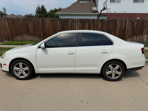 Used 2009 Volkswagen Jetta SE image 1