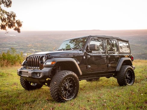 Used 2020 Jeep Wrangler Unlimited Sport image 13