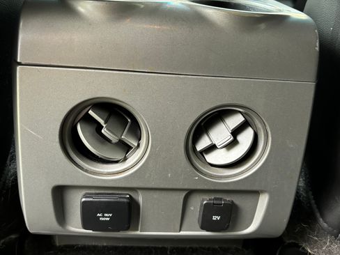 Used 2012 Ford F150 Lariat w/ Lariat Chrome Pkg image 12