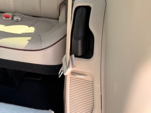 Used 2017 Chrysler Pacifica Limited w/ Advanced Safetytec Group image 24