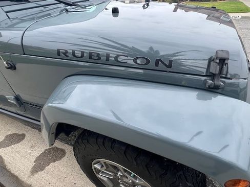 Used 2015 Jeep Wrangler Unlimited Rubicon w/ Connectivity Group image 12