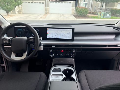 Used 2026 Hyundai Ioniq 9 SE w/ Tow & Go Package AWD/4WD image 5