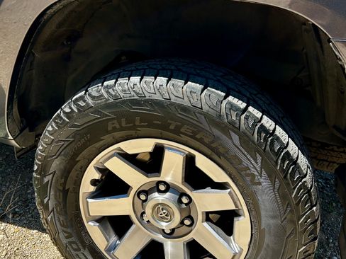 Used 2014 Toyota 4Runner Trail image 14