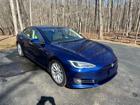 Used 2018 Tesla Model S 100D image 2
