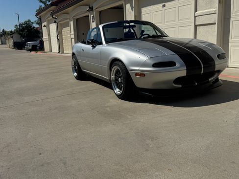 Used 1992 MAZDA MX-5 Miata RWD image 5
