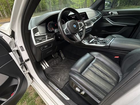 Used 2020 BMW X7 xDrive40i w/ M Sport Package AWD/4WD image 8