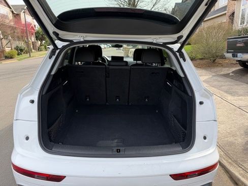 Used 2021 Audi Q5 2.0T Premium w/ Convenience Package image 18