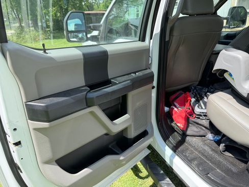 Used 2018 Ford F350 XL w/ Power Equipment Group AWD/4WD image 10