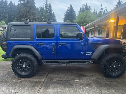 Used 2019 Jeep Wrangler Unlimited Sport S AWD/4WD image 2