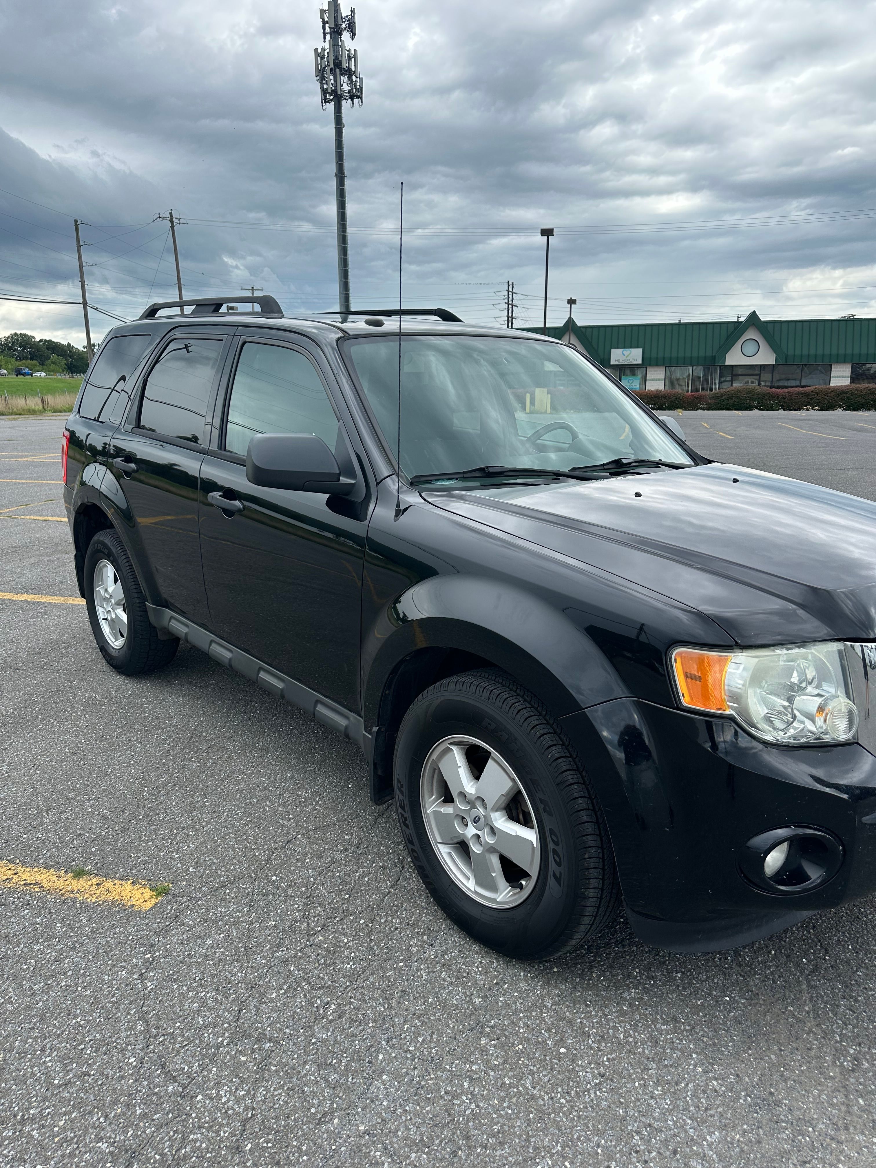 Used 2010 Ford Escape XLT AWD/4WD image 8