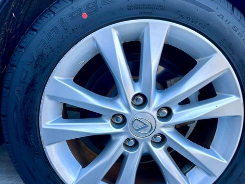 Used 2010 Lexus ES 350 image 17