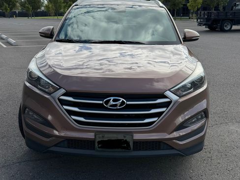 Used 2017 Hyundai Tucson SE Plus AWD/4WD image 2