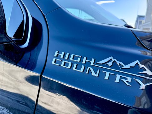 Used 2023 Chevrolet Tahoe High Country image 5