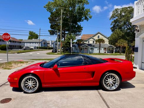 Used 1992 Acura NSX RWD image 2