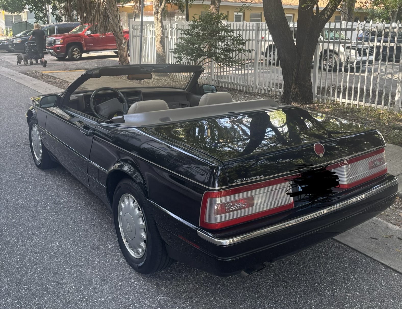 Used 1993 Cadillac Allante FWD image 9