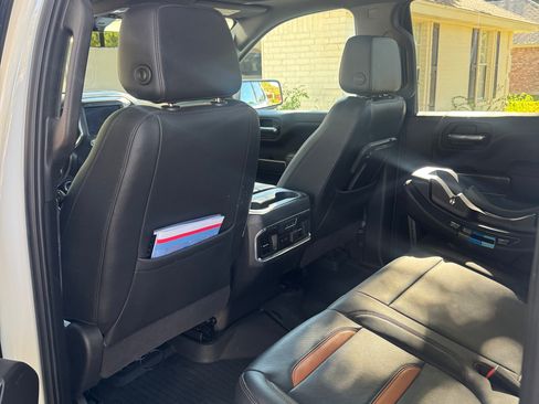 Used 2021 GMC Sierra 1500 AT4 w/ AT4 Premium Package image 6