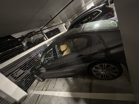 Used 2020 BMW M550i xDrive M550i xDrive Sedan 4D w/ Premium Package image 8