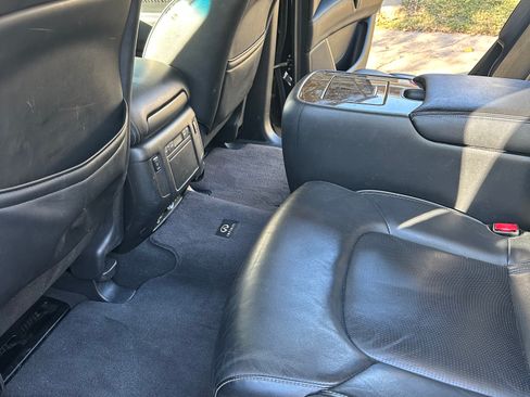 Used 2016 INFINITI QX80 Luxe w/ 22" Wheel Package image 10