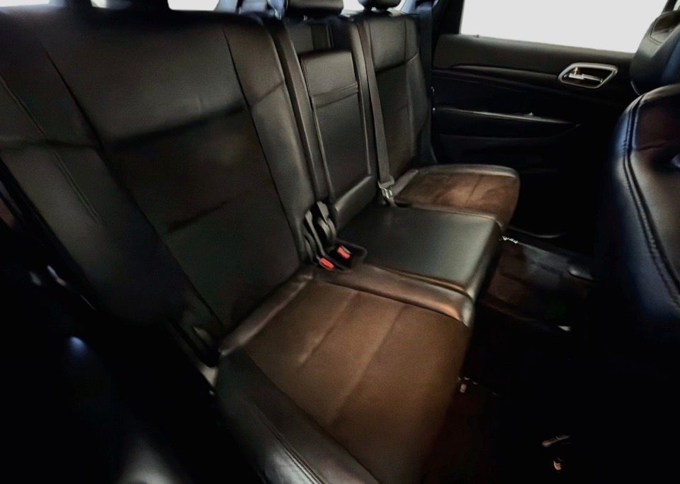 Used 2018 Jeep Grand Cherokee Altitude RWD image 9