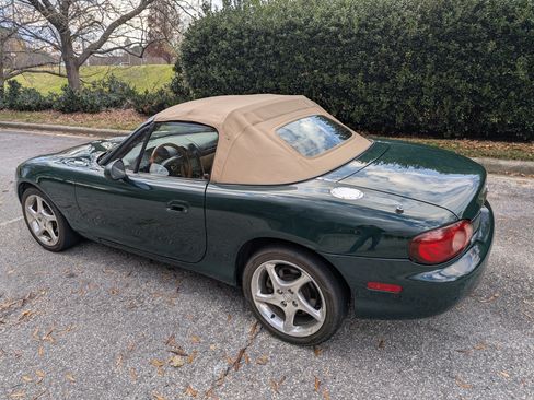 Used 2001 MAZDA MX-5 Miata SE image 23