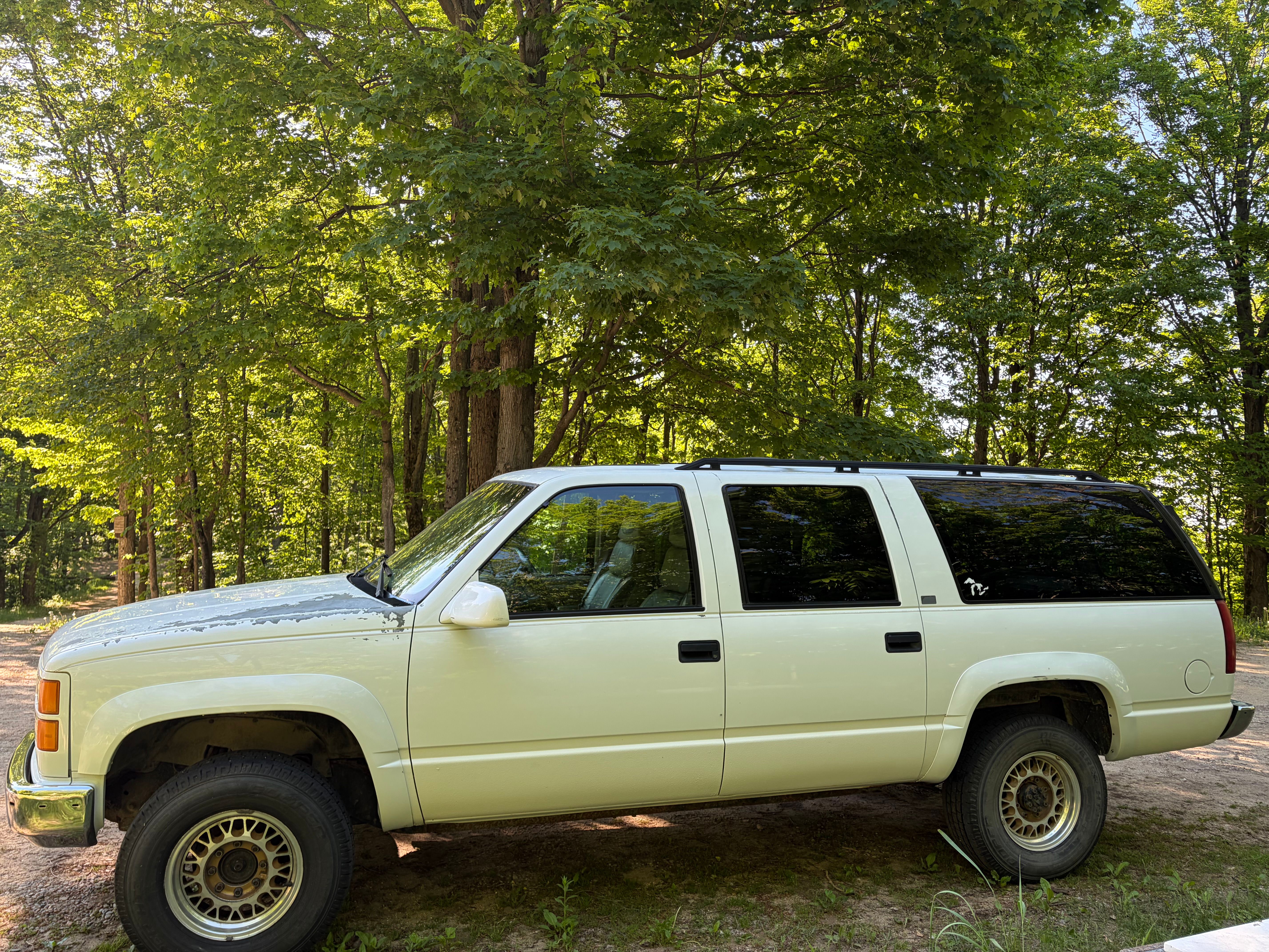 Used 1997 GMC Suburban 2500 AWD/4WD image 4