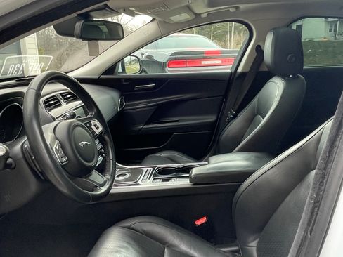 Used 2017 Jaguar XE First Edition image 13