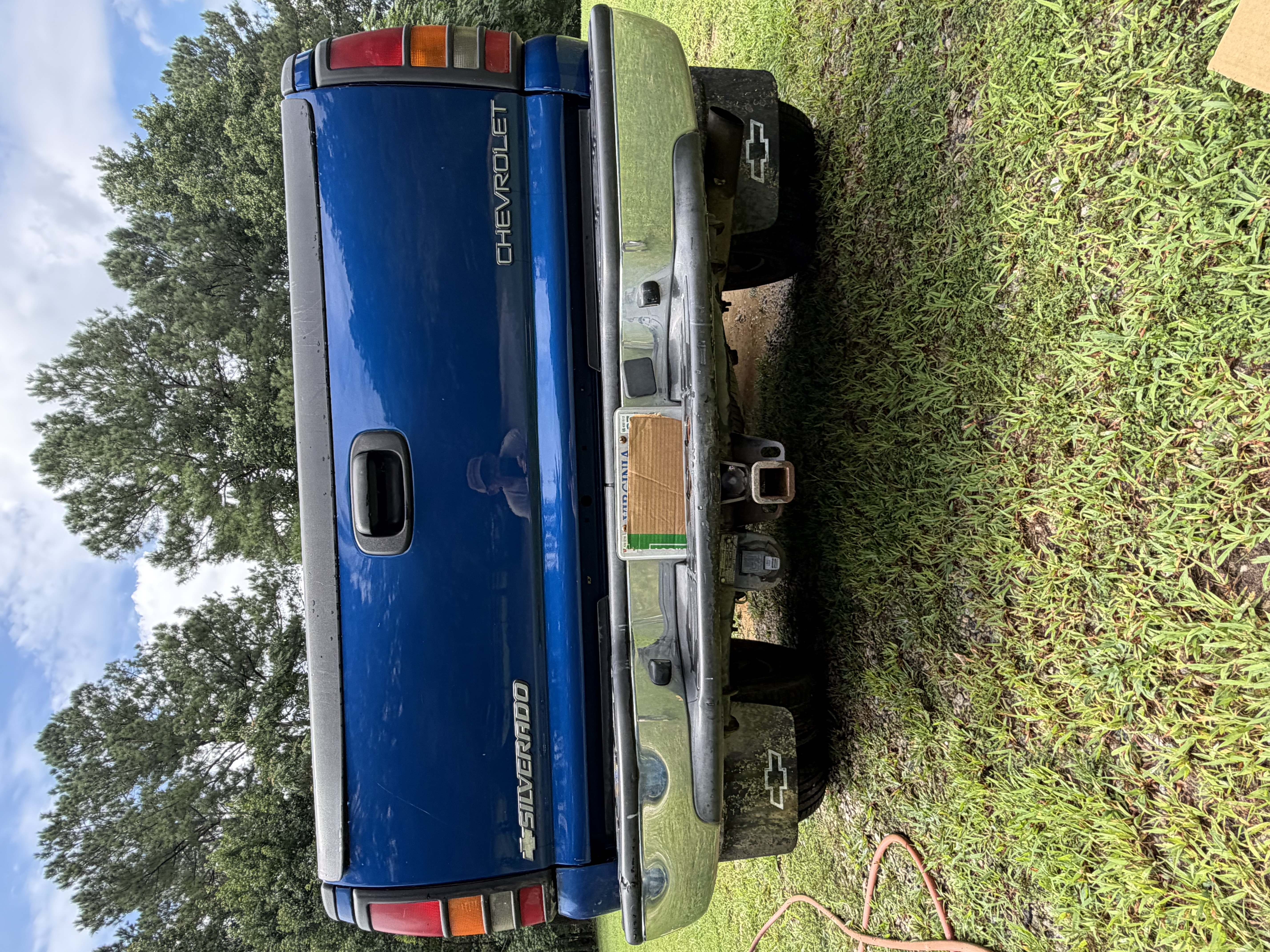 Used 2003 Chevrolet Silverado 3500 LS AWD/4WD image 2