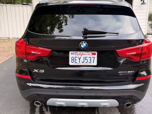 Used 2018 BMW X3 xDrive30i AWD/4WD image 2
