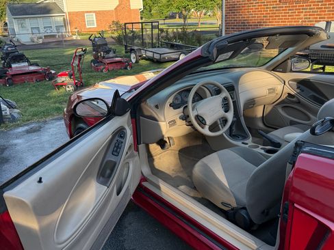 Used 2002 Ford Mustang Premium RWD image 13