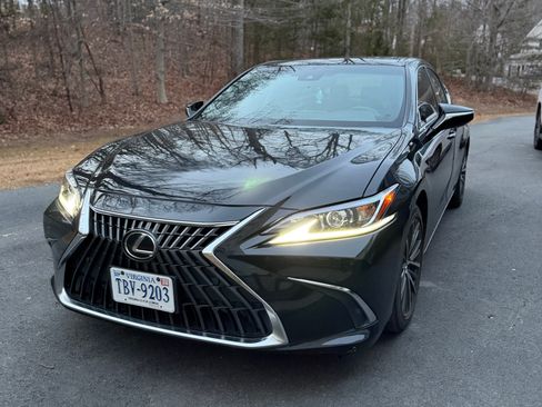 Used 2023 Lexus ES 350 w/ Premium Package image 13