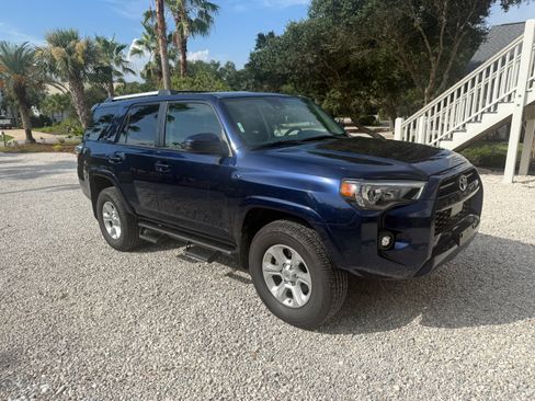 Used 2021 Toyota 4Runner SR5 AWD/4WD image 1